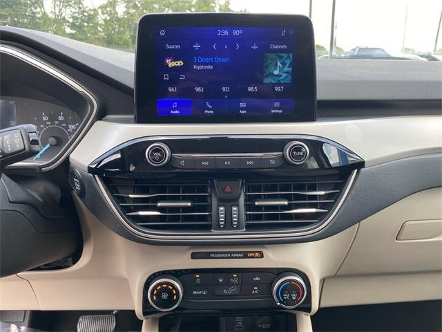 Photo of 2022 Agate Black Metallic Ford Escape