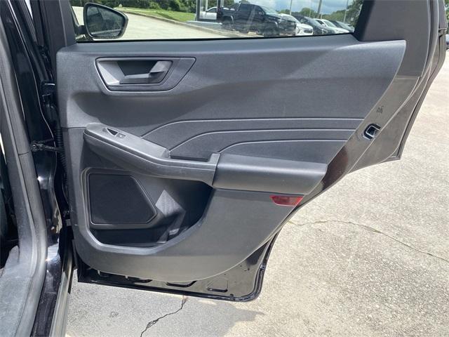 Photo of 2022 Agate Black Metallic Ford Escape