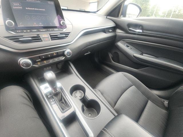Photo of 2020 Deep Blue Pearl Nissan Altima