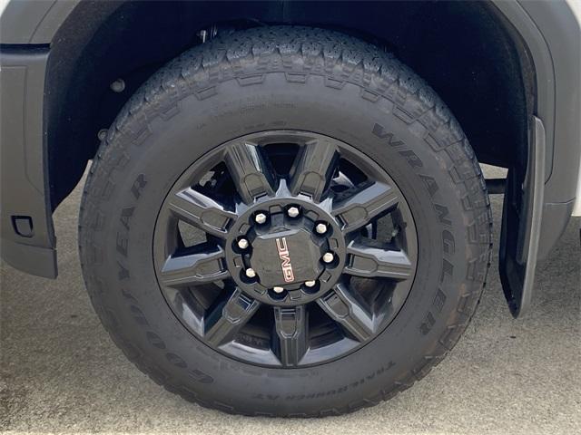 Photo of 2024 Summit White GMC Sierra 2500
