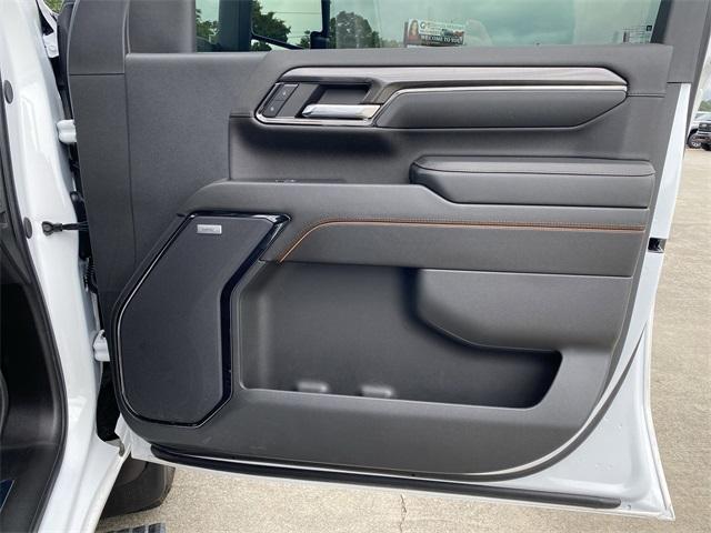 Photo of 2024 Summit White GMC Sierra 2500