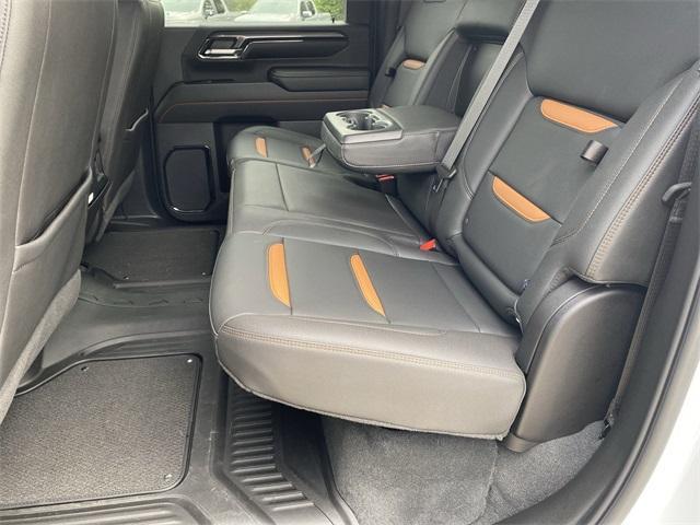 Photo of 2024 Summit White GMC Sierra 2500