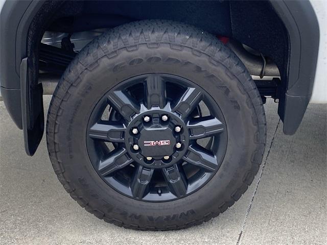 Photo of 2024 Summit White GMC Sierra 2500