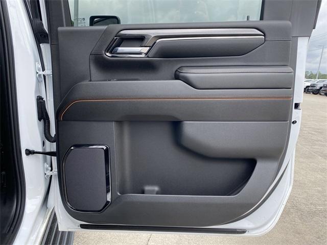 Photo of 2024 Summit White GMC Sierra 2500