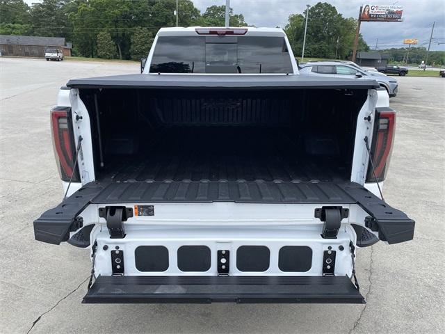 Photo of 2024 Summit White GMC Sierra 2500