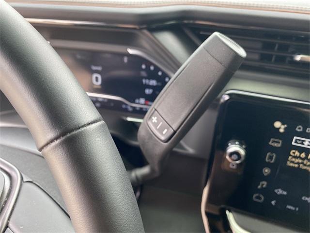 Photo of 2024 Summit White GMC Sierra 2500