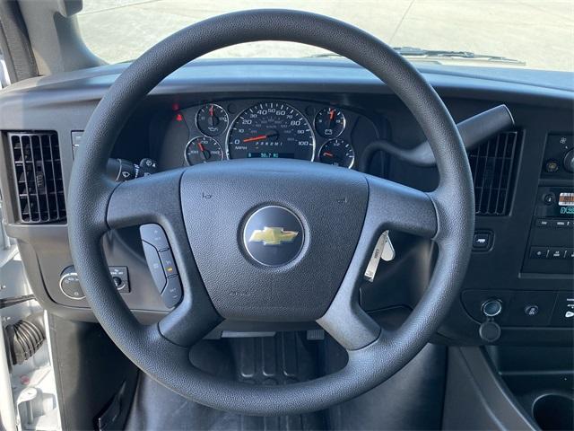 Photo of 2025 Summit White Chevrolet Express 2500