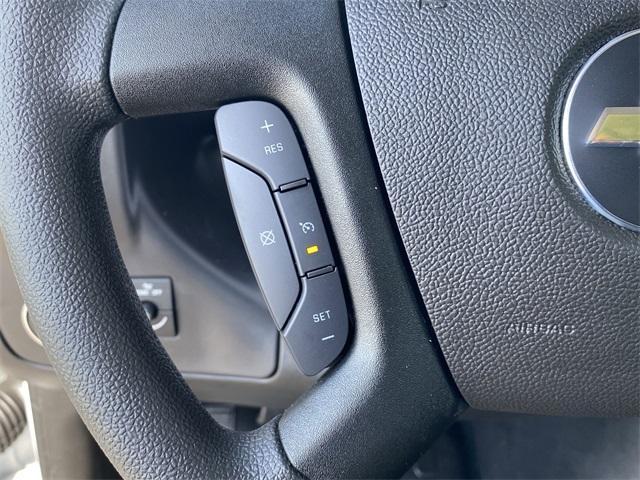 Photo of 2025 Summit White Chevrolet Express 2500