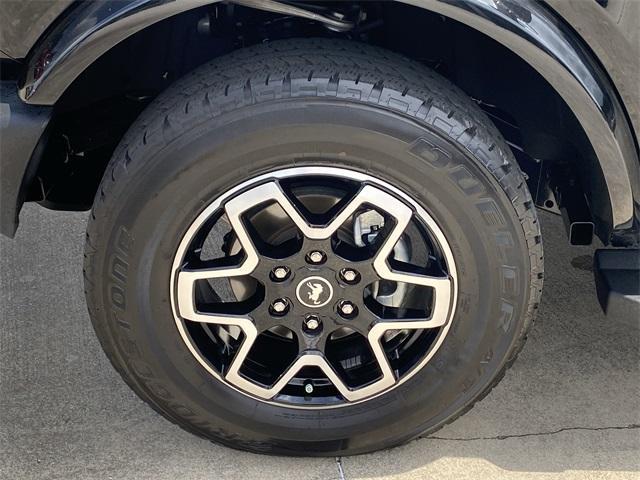 Photo of 2023 Shadow Black Ford Bronco