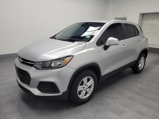 Photo of 2018 Silver Ice Metallic Chevrolet Trax