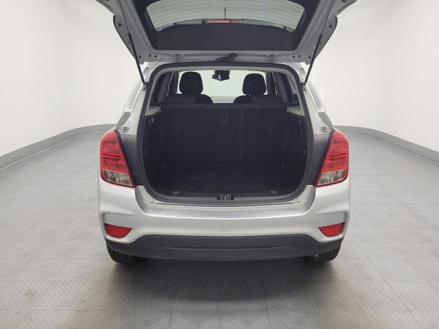 Photo of 2018 Silver Ice Metallic Chevrolet Trax