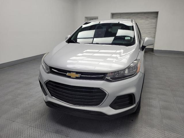Photo of 2018 Silver Ice Metallic Chevrolet Trax