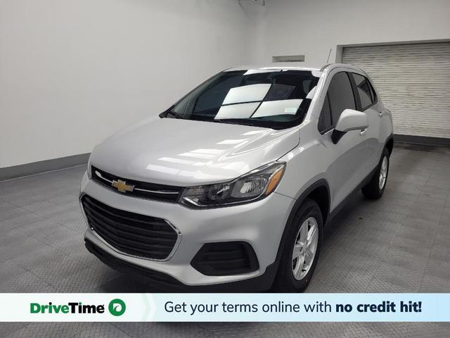 Photo of 2018 Silver Ice Metallic Chevrolet Trax