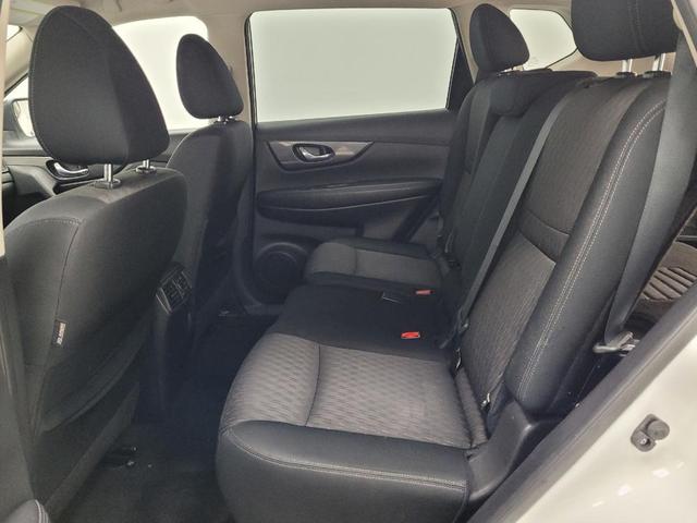 Photo of 2019 White Nissan Rogue