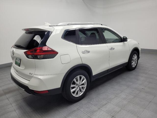 Photo of 2019 White Nissan Rogue