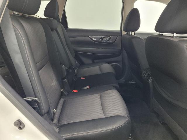 Photo of 2019 White Nissan Rogue