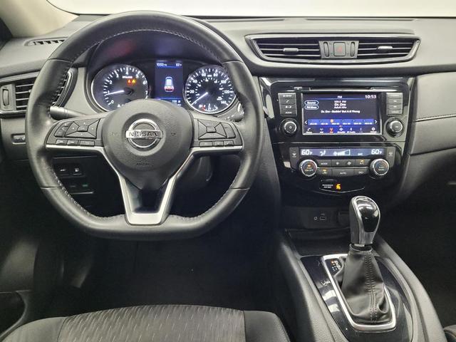 Photo of 2019 White Nissan Rogue