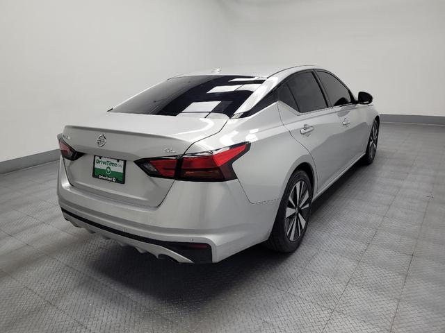 Photo of 2019 Brilliant Silver Metallic Nissan Altima
