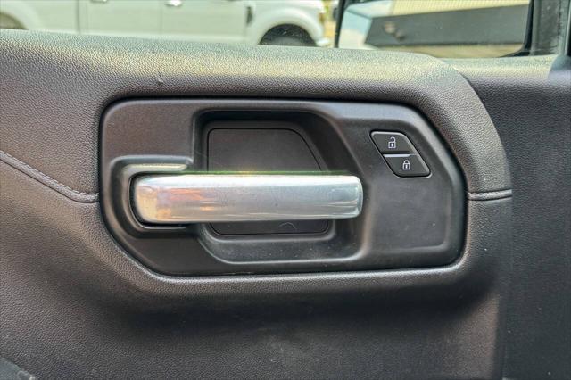 Photo of 2019 Black Chevrolet Silverado 1500