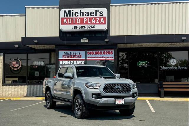 Photo of 2018 Gray Toyota Tacoma