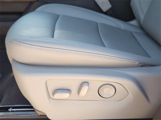 Photo of 2025 White Frost Tricoat GMC Sierra 3500