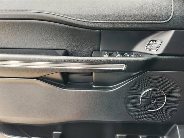Photo of 2021 Oxford White Ford Expedition Max