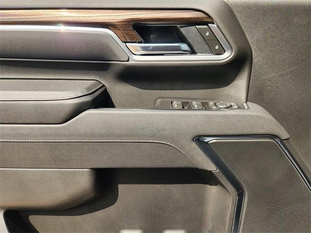 Photo of 2025 Summit White Chevrolet Silverado 2500