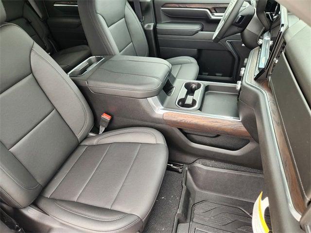 Photo of 2025 Summit White GMC Sierra 2500