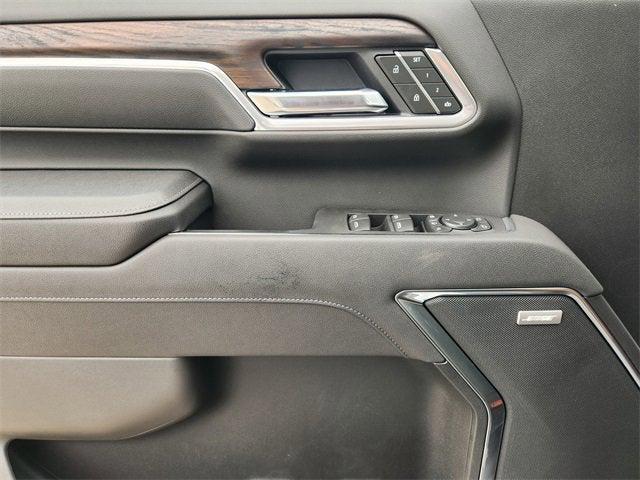 Photo of 2025 Summit White GMC Sierra 2500