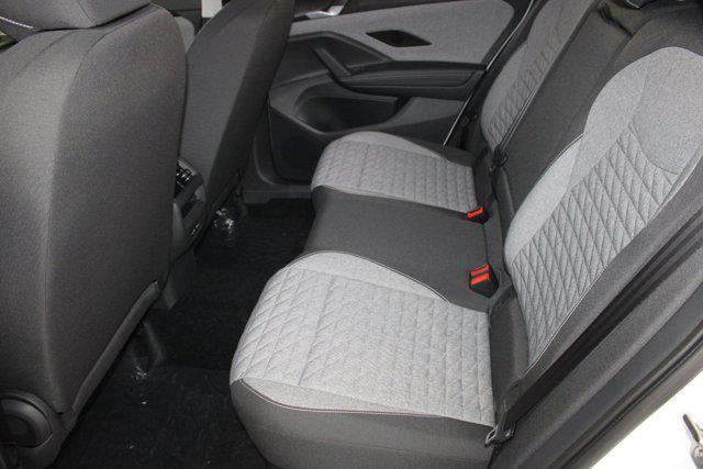 Photo of 2025 Pure White exterior Volkswagen Tiguan
