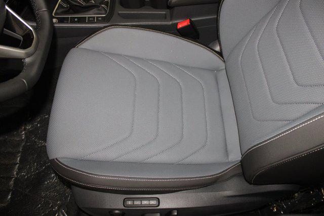 Photo of 2025 Opal White Pearl Volkswagen Jetta