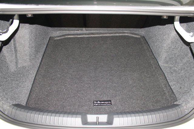 Photo of 2025 Opal White Pearl Volkswagen Jetta