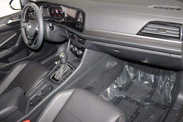 Photo of 2021 Platinum Gray Metallic Volkswagen Jetta