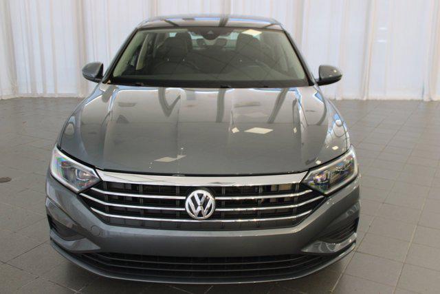 Photo of 2021 Platinum Gray Metallic Volkswagen Jetta