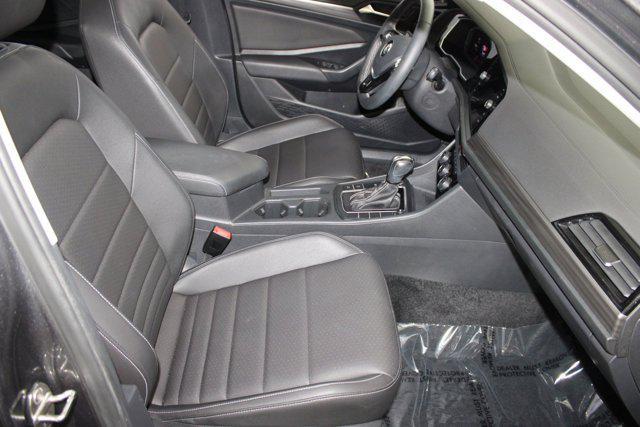 Photo of 2021 Platinum Gray Metallic Volkswagen Jetta