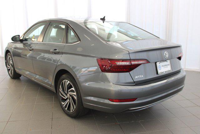 Photo of 2021 Platinum Gray Metallic Volkswagen Jetta