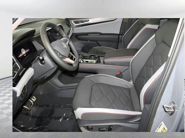 Photo of 2025 Pure Gray Volkswagen Atlas