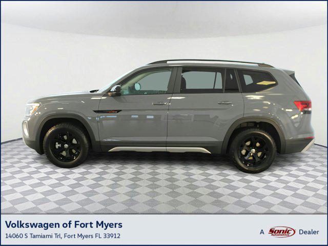 Photo of 2025 Pure Gray Volkswagen Atlas