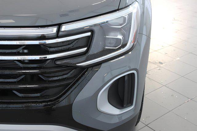 Photo of 2025 Pure Gray Volkswagen Atlas