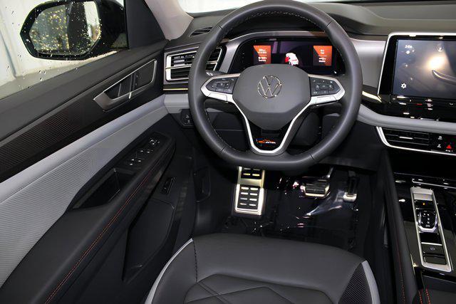 Photo of 2025 Pure Gray Volkswagen Atlas