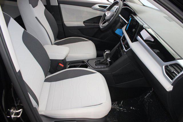 Photo of 2025 Deep Black Pearl exterior Volkswagen Taos