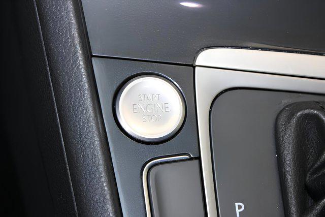 Photo of 2019 Deep Black Pearl Volkswagen Golf SportWagen