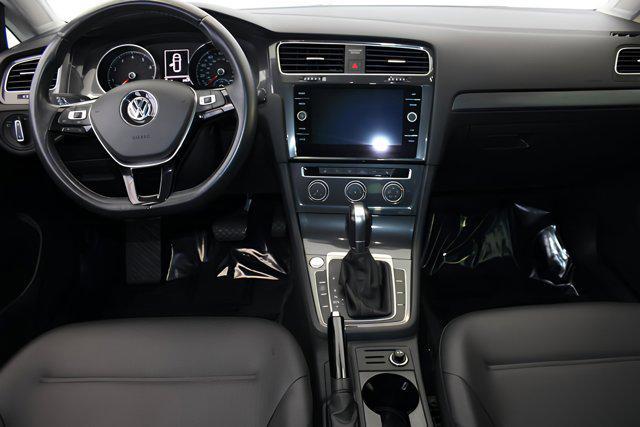 Photo of 2019 Deep Black Pearl Volkswagen Golf SportWagen