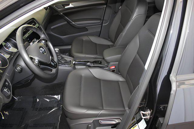 Photo of 2019 Deep Black Pearl Volkswagen Golf SportWagen