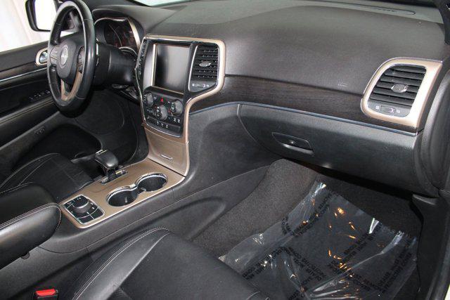 Photo of 2015 Bright White Clearcoat Jeep Grand Cherokee
