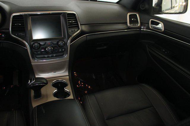 Photo of 2015 Bright White Clearcoat Jeep Grand Cherokee