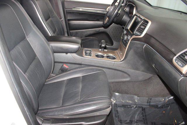 Photo of 2015 Bright White Clearcoat Jeep Grand Cherokee