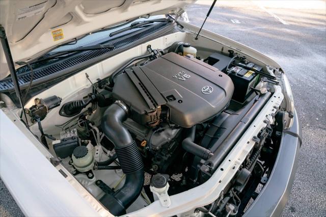 Photo of 2005 Natural White Toyota Tundra