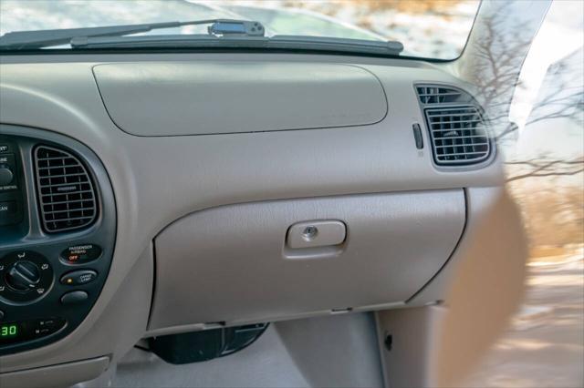 Photo of 2005 Natural White Toyota Tundra