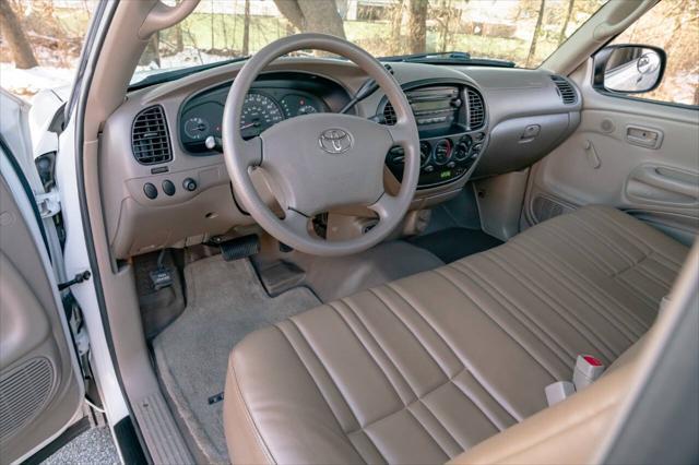 Photo of 2005 Natural White Toyota Tundra